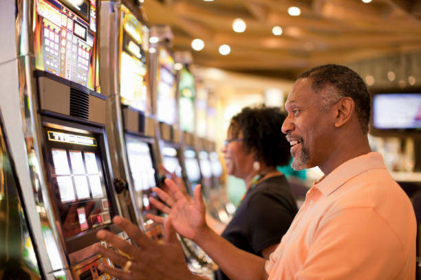 Live dealer at indomaxbet blackjack table with HD camera feed